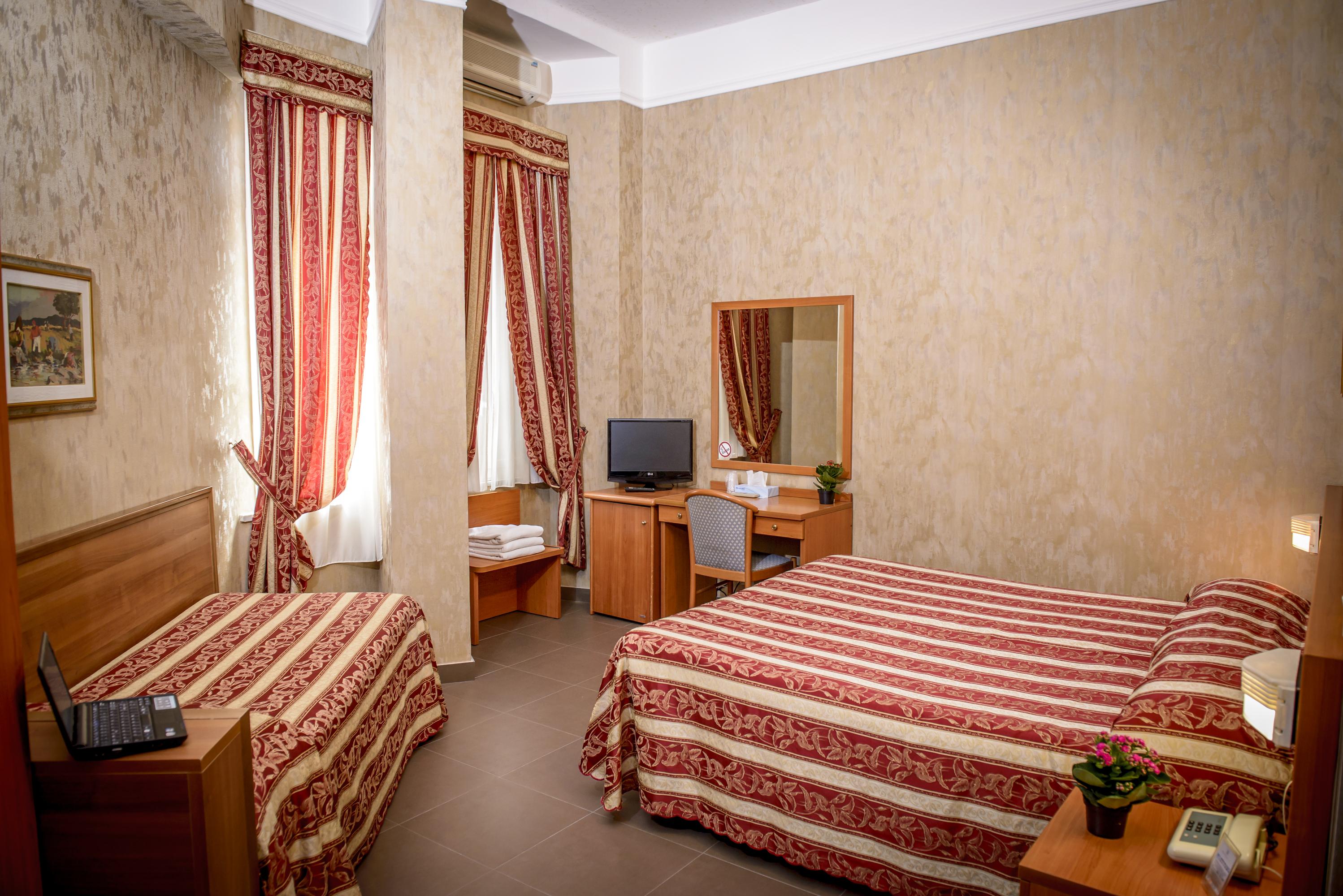 Hotel Emmaus Рим Экстерьер фото