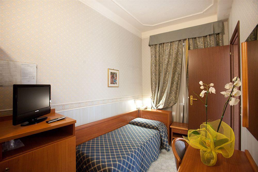 Hotel Emmaus Рим Экстерьер фото