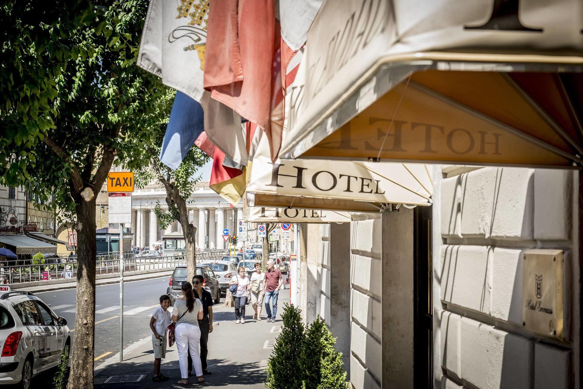 Hotel Emmaus Рим Экстерьер фото