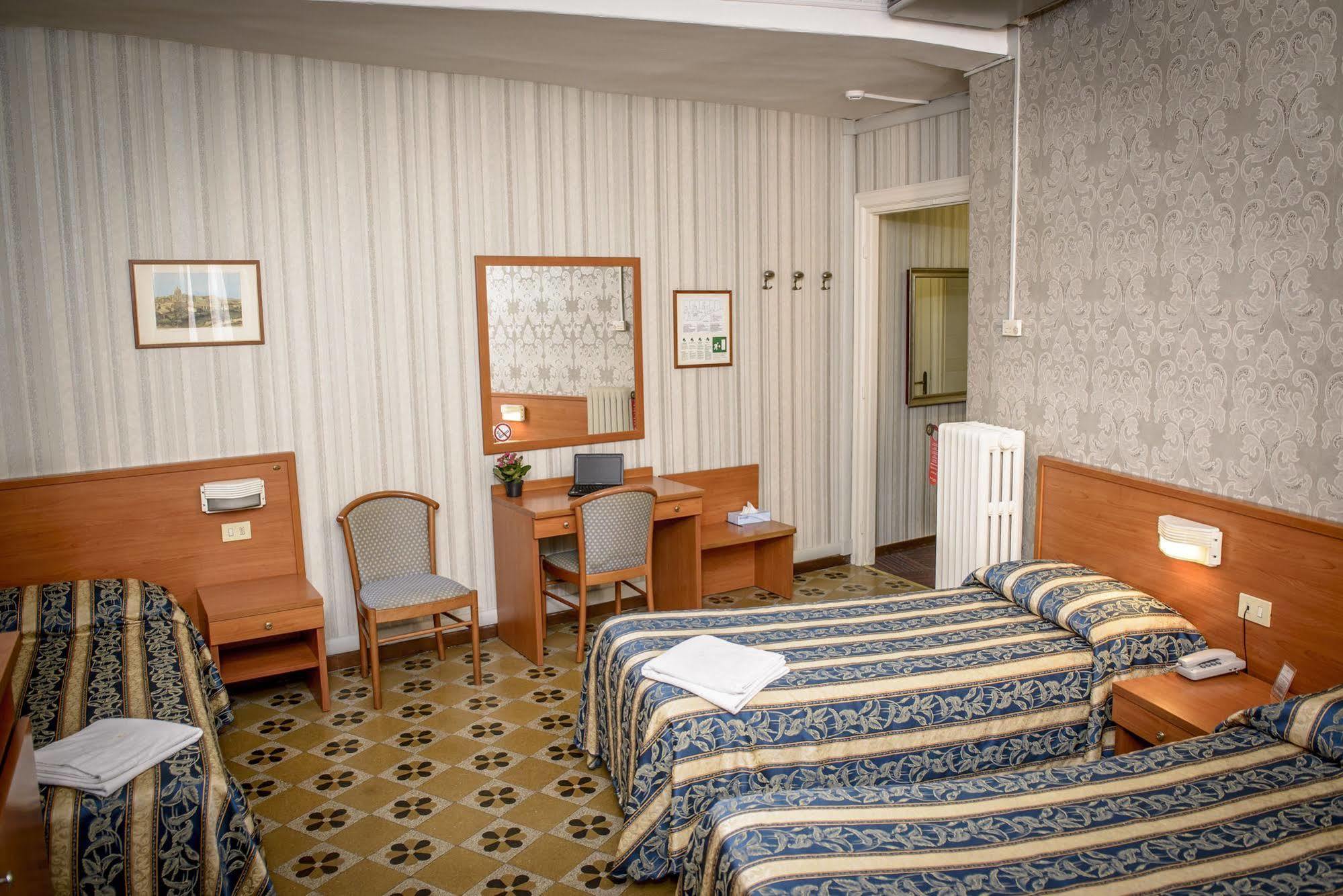 Hotel Emmaus Рим Экстерьер фото